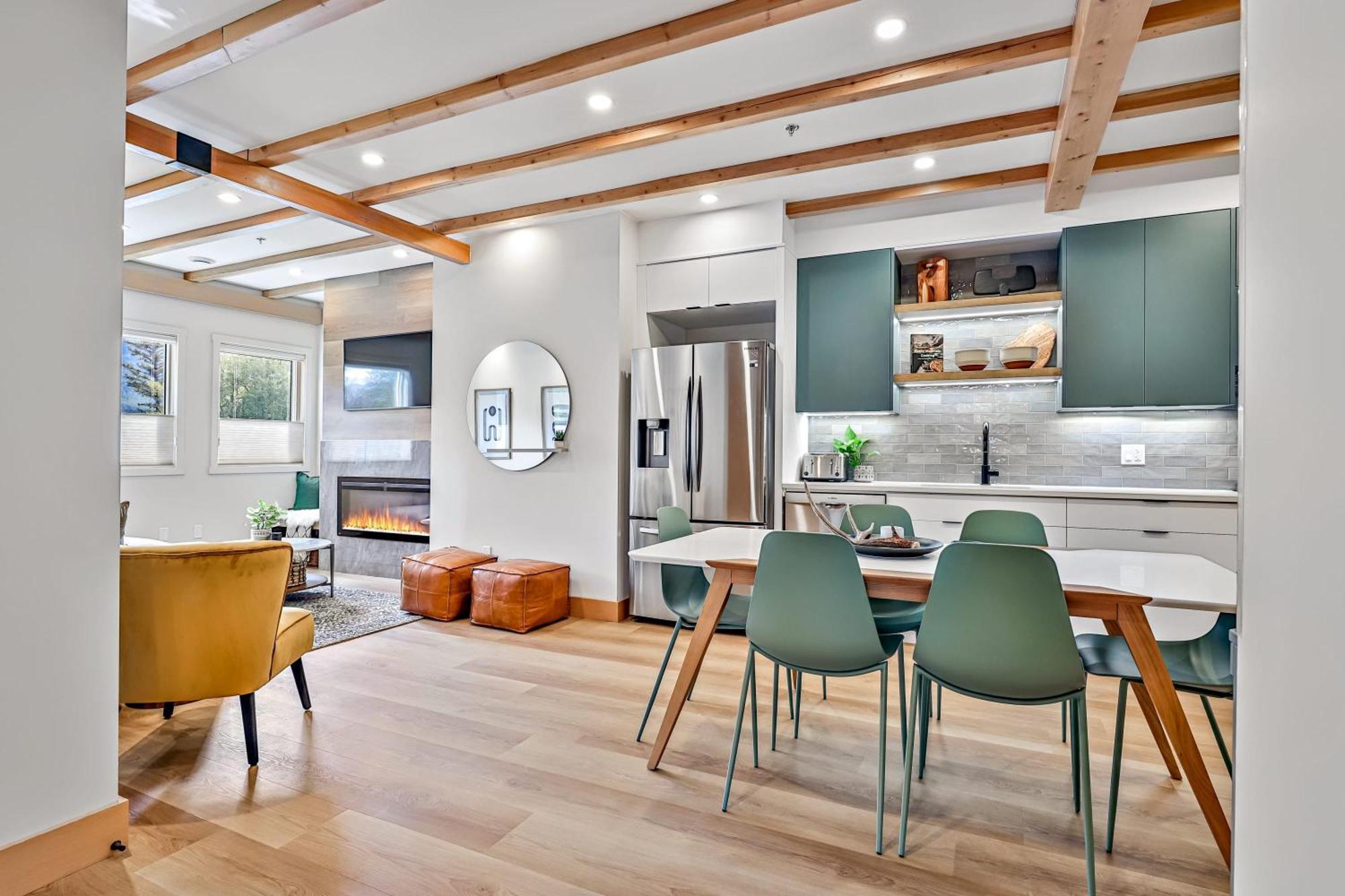 Ravens Crest Lodge - Stunning Views Perfectly Located On Main Street Canmore Exterior foto