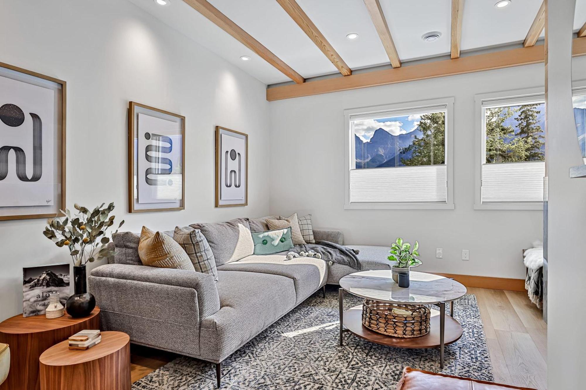 Ravens Crest Lodge - Stunning Views Perfectly Located On Main Street Canmore Exterior foto